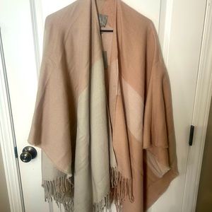 Soia & Kyo Wool sweater cape OS NWT